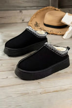 Load image into Gallery viewer, Black Contrast Print Suede Plush Lined Snow Boots
