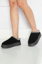 Load image into Gallery viewer, Black Contrast Print Suede Plush Lined Snow Boots
